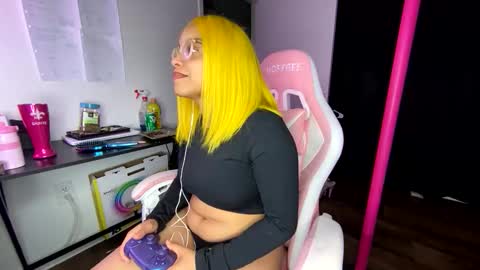 xStarGazingx online show from May 1, 4:27 am