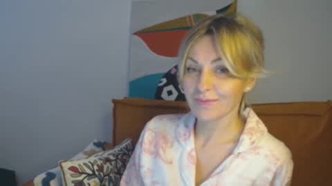 xvaleriax0 online show from March 9, 4:26 am