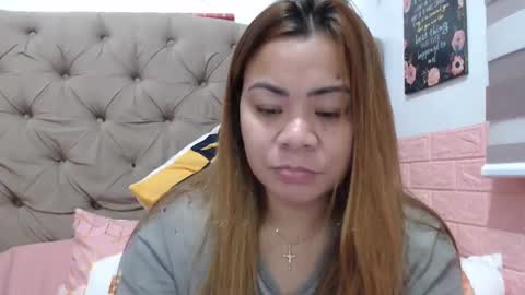 Snapshot of xxkryzelxx chatting on February 20, 6:13 pm Dhel online show from February 20, 6:13 pm