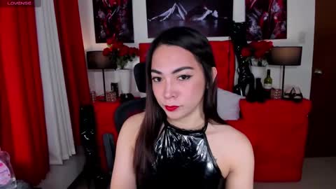 xxslutty kim online show from February 12, 3:28 pm