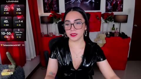 xxslutty kim online show from February 6, 11:04 pm