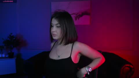 Snapshot of xxviktoryqueenxx chatting on December 8, 4:50 pm Vi online show from December 8, 4:50 pm