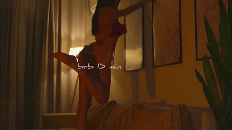 Molly online show from February 2, 9:30 am