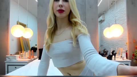 Snapshot of yana_miana chatting on December 29, 8:48 pm Yana online show from December 29, 8:48 pm