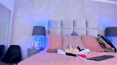 Yara Bliss  online show from February 22, 8:43 pm