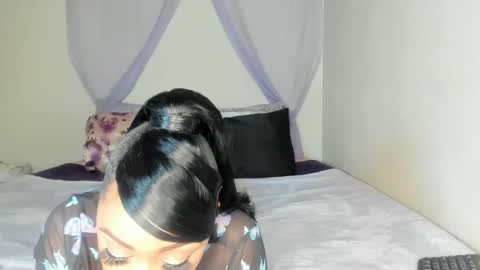 Snapshot of yasminayazzie chatting on October 7, 10:25 pm Yasmina online show from October 7, 10:25 pm