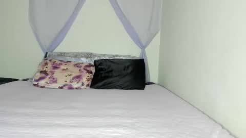 Snapshot of yasminayazzie chatting on October 28, 12:38 am Yasmina online show from October 28, 12:38 am