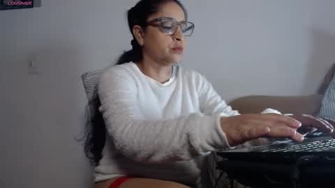 yaya____ online show from February 23, 9:36 pm