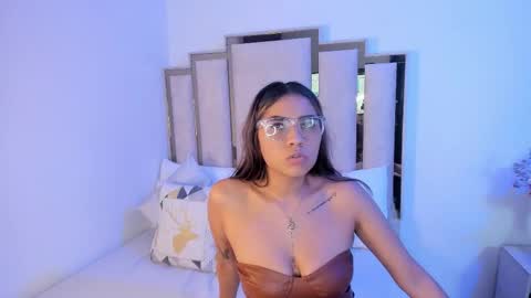 Yeli Amber online show from November 3, 4:16 am