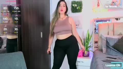 yellow_lily online show from June 19, 5:27 pm