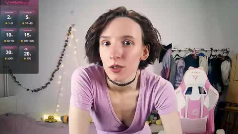 Snapshot of yellow_songbird chatting on October 14, 4:09 pm Liya online show from October 14, 4:09 pm