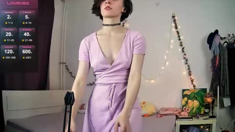 Snapshot of yellow_songbird chatting on September 27, 5:20 pm Liya online show from September 27, 5:20 pm