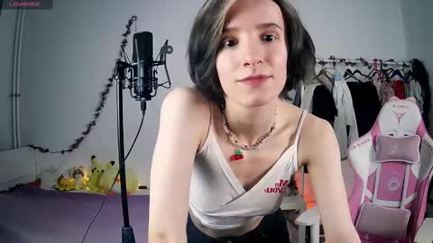 Snapshot of yellow_songbird chatting on March 7, 4:22 pm Liya online show from March 7, 4:22 pm