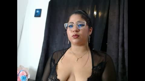 yelly online show from June 19, 2:27 am