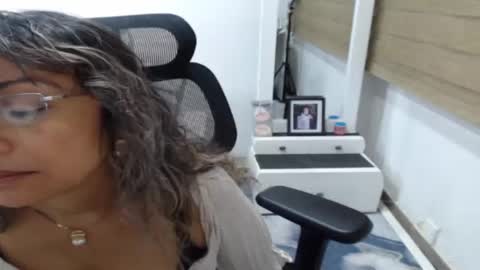 jessy online show from June 6, 3:02 am