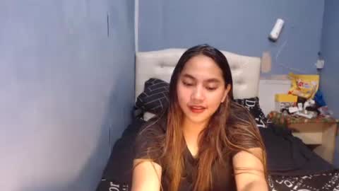 yhang_slut online show from May 3, 4:54 pm