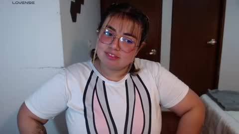 hii i am yini online show from July 16, 2:16 am