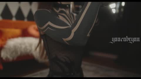 ynnenbrynn online show from February 9, 6:04 am