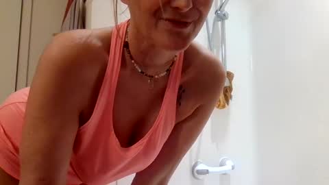 yogabuttttttt online show from October 9, 5:33 am