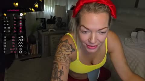 Yogiblondebangme online show from October 30, 5:47 pm