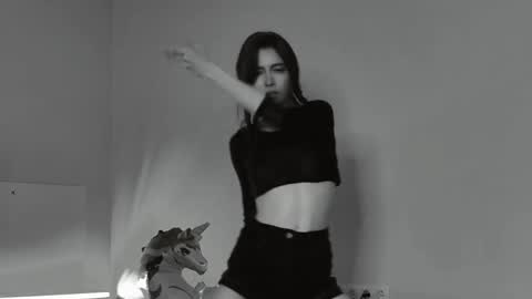 yoka_paradoxxx online show from October 10, 5:56 am