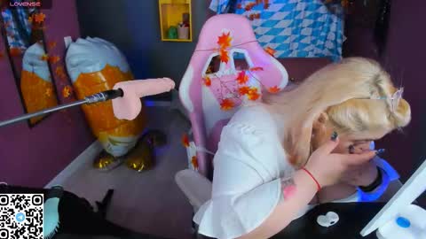 Snapshot of yoki_shizuko chatting on October 3, 6:51 am Yoki online show from October 3, 6:51 am