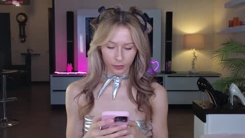  Wilma  online show from November 16, 11:32 am