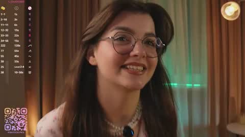 Elizabeth brunette -- Darline blonde  online show from December 15, 7:19 pm