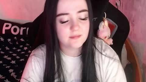 your_8a8y online show from December 23, 6:28 am