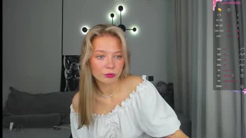 Snapshot of your_alice0 chatting on October 9, 2:15 am Alice online show from October 9, 2:15 am