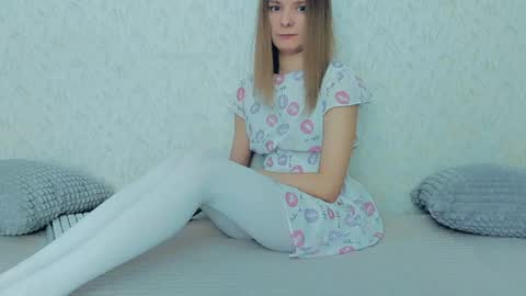 Lily online show from January 11, 4:48 am