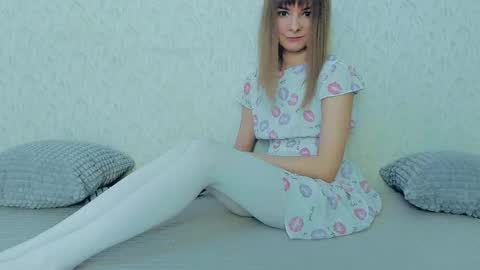 Lily online show from March 5, 6:12 am