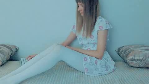 Lily online show from September 14, 8:45 am