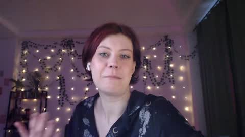 Snapshot of your_corvus chatting on December 5, 7:05 am your_corvus online show from December 5, 7:05 am