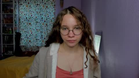 Leslie online show from October 3, 4:28 am