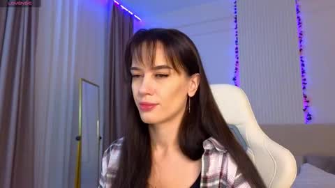 Jessica Loyd online show from March 14, 2:23 am