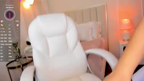 your_petite18 online show from July 6, 11:51 pm