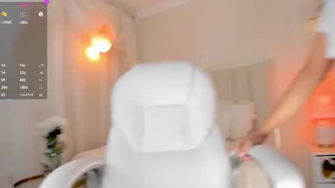 your_petite18 online show from July 26, 11:45 pm