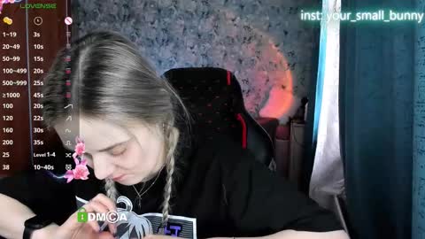 Molly online show from March 3, 7:25 am