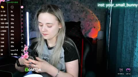 Molly online show from May 1, 2:26 am