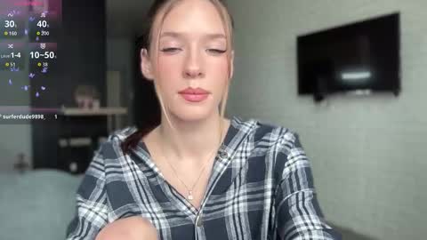 Snapshot of your_sweet_angel_ chatting on October 22, 10:09 am Mia  online show from October 22, 10:09 am