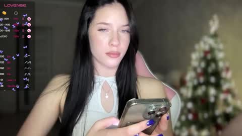 Snapshot of your_sweet_angel_ chatting on January 14, 4:08 pm Mia  online show from January 14, 4:08 pm