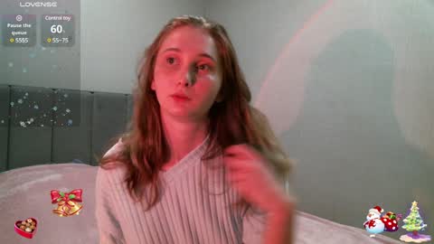 Snapshot of yourcreamyister chatting on January 2, 8:24 pm creamysister online show from January 2, 8:24 pm