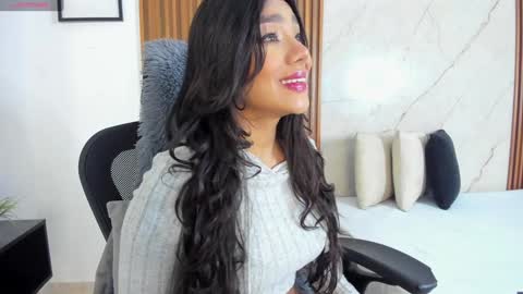 Snapshot of yourcutemolly chatting on January 5, 4:16 pm Selena online show from January 5, 4:16 pm