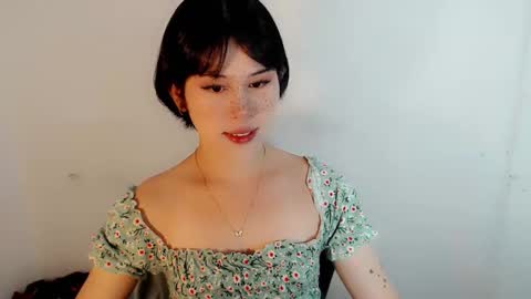 PrettyElla online show from September 28, 5:40 pm