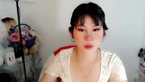 PrettyElla online show from October 28, 2:06 am