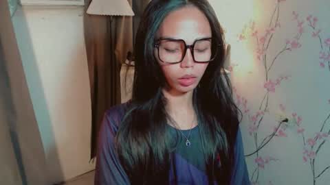 RICCIE MAE online show from December 16, 1:17 pm