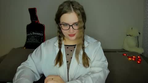 yourgem__ online show from March 3, 5:26 pm