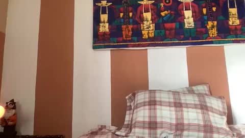 yourgirlaurora online show from November 5, 1:27 pm