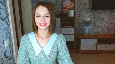 Snapshot of yourladysunshine chatting on October 17, 6:49 am Ksyusha online show from October 17, 6:49 am